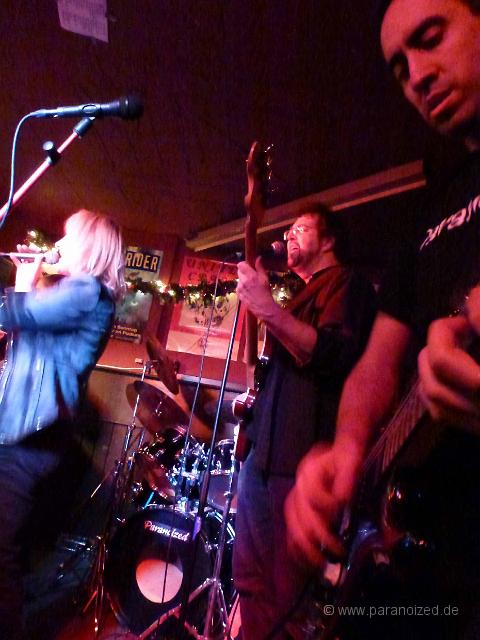 2014 Podium unscharf 007.jpg - an der Decke hängt die Playlist einer anderen Band ;)